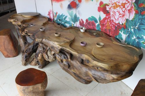 根雕茶桌 木雕茶几 楠木天然抱石 树根桌类 实木茶台 茶海 木制品图片